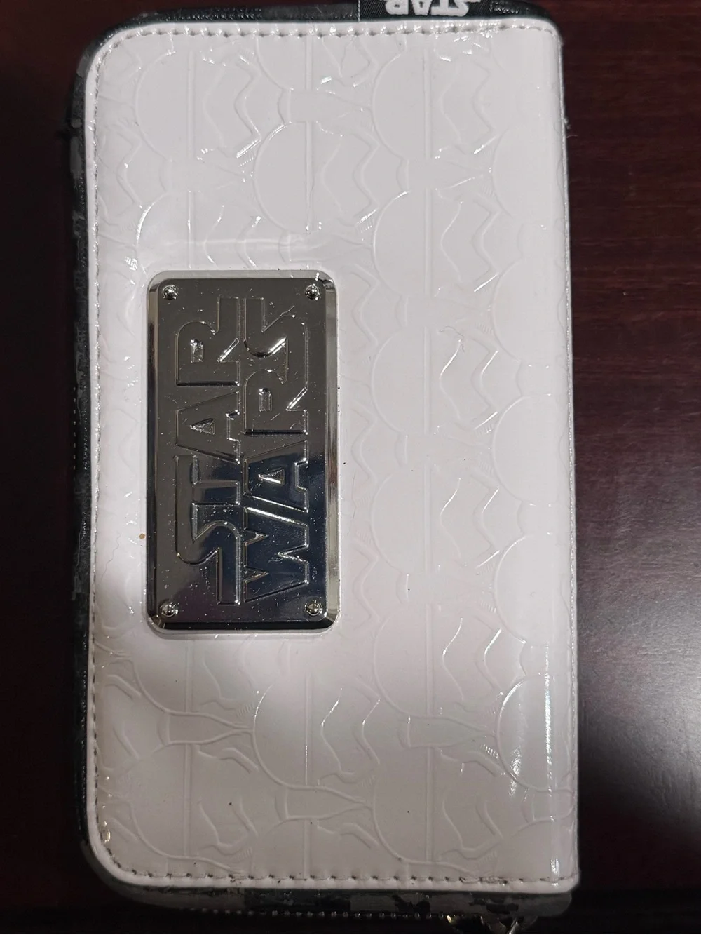 Star Wars White Patent Folio wallet Phone Case with Silver Logo Plate